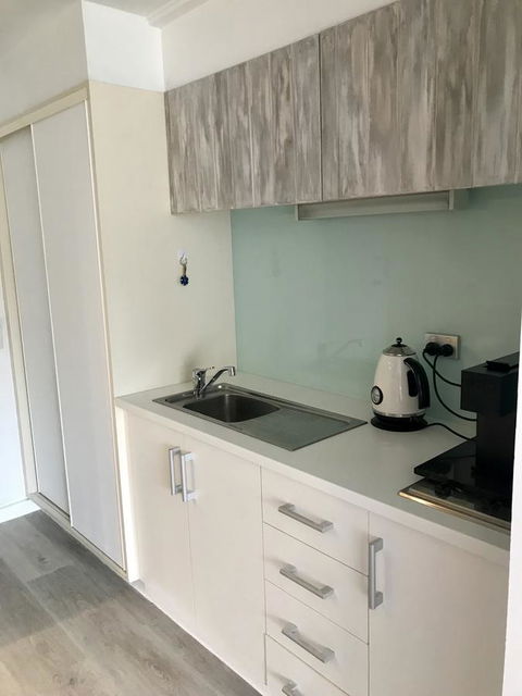 Lorne World - Kingaroy Accommodation 2