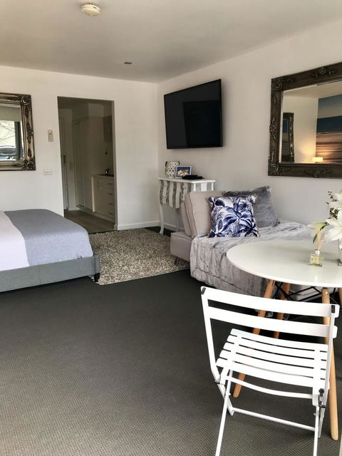 Lorne World - Kingaroy Accommodation 5