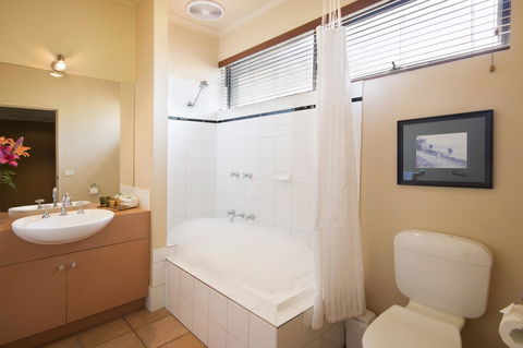 Lorne Surf Apartments - Kingaroy Accommodation 33