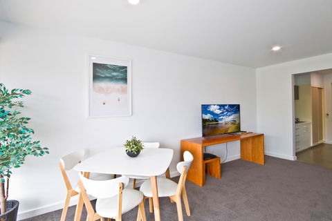 Lorne Bay View Motel - Kingaroy Accommodation 19
