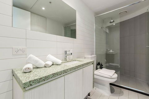 2Bedroom Apartment With Views In Docklands Next To CBD & Marvel Stadium - Kingaroy Accommodation 13