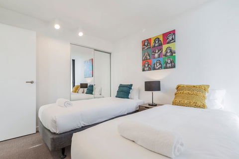 2Bedroom Apartment With Views In Docklands Next To CBD & Marvel Stadium - Kingaroy Accommodation 11