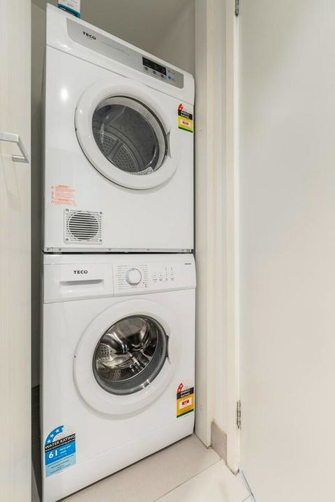 2Bedroom Apartment With Views In Docklands Next To CBD & Marvel Stadium - Kingaroy Accommodation 7