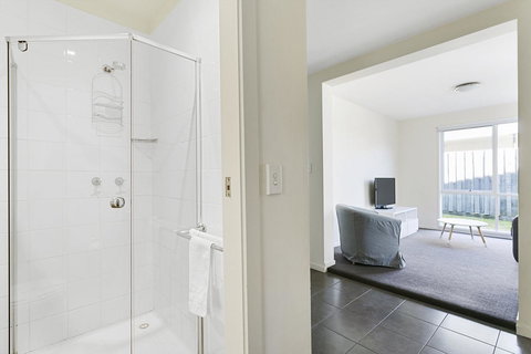 Front Beach House - Kingaroy Accommodation 23