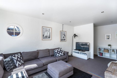 Front Beach House - Kingaroy Accommodation 10