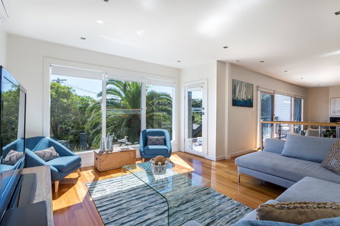 Front Beach House - Kingaroy Accommodation 1