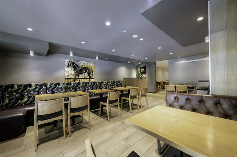 Brady Hotels Central Melbourne - Kingaroy Accommodation 15