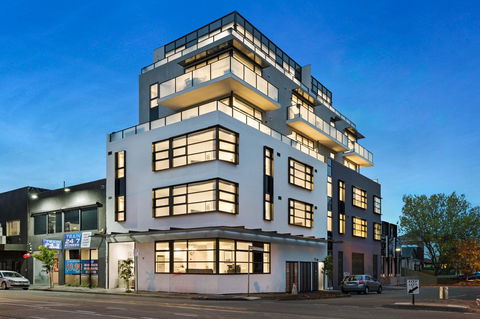 The Hamptons Apartments - St Kilda - Kingaroy Accommodation 0