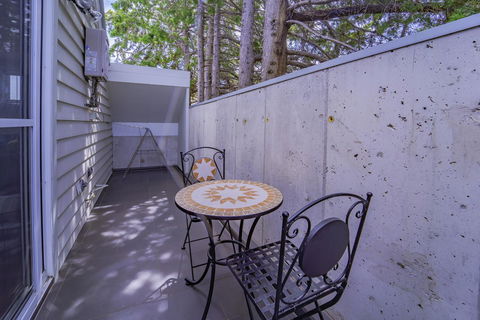 Bayview Loft - Kingaroy Accommodation 24