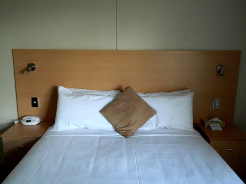 Ciloms Airport Lodge - Kingaroy Accommodation 24