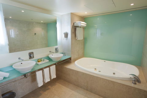 PARKROYAL Melbourne Airport - Kingaroy Accommodation 18