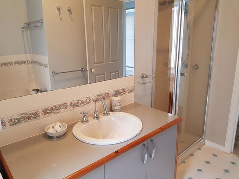 Oxford Rise Apartment - Kingaroy Accommodation 11