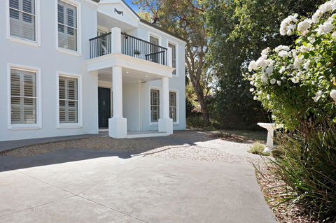 Sandymount - Kingaroy Accommodation 14