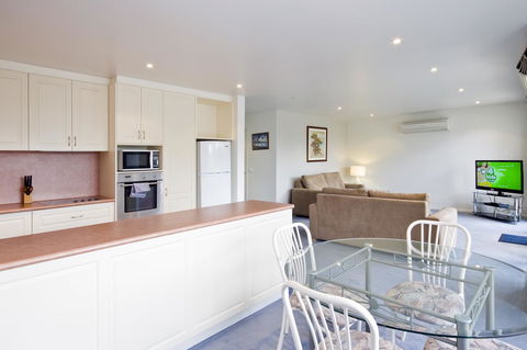Anchorage Motel & Villas Lorne - Kingaroy Accommodation 19