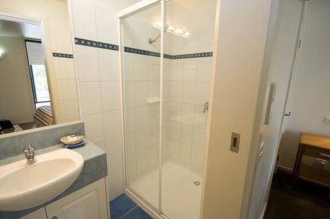 Anchorage Motel & Villas Lorne - Kingaroy Accommodation 16