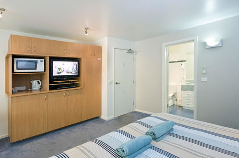 Anchorage Motel & Villas Lorne - Kingaroy Accommodation 10