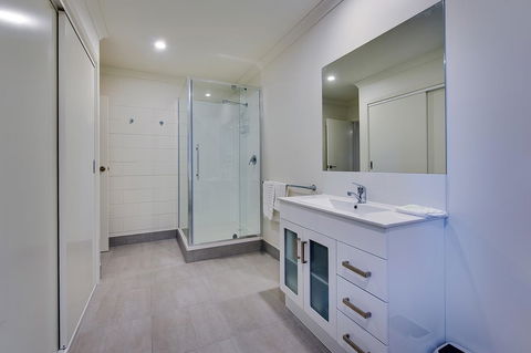 Allambi Holiday Apartments - Kingaroy Accommodation 37