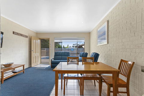 Allambi Holiday Apartments - Kingaroy Accommodation 12