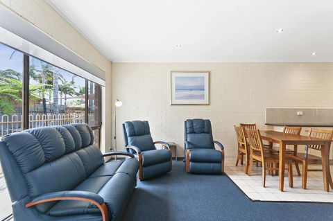 Allambi Holiday Apartments - Kingaroy Accommodation 3
