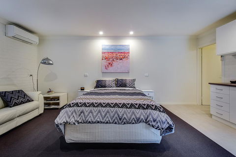 Allambi Holiday Apartments - Kingaroy Accommodation 42