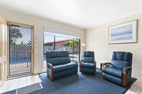 Allambi Holiday Apartments - Kingaroy Accommodation 13