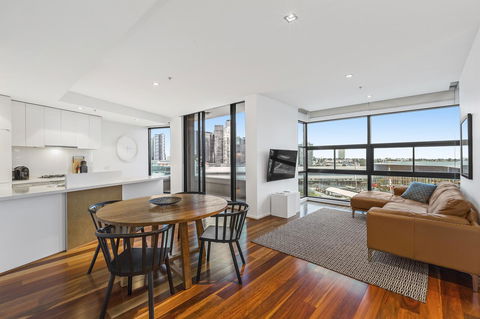 Melbourne Holiday Apartments Flinders Wharf - Kingaroy Accommodation 9