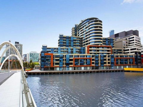 Melbourne Holiday Apartments Flinders Wharf - Kingaroy Accommodation 11