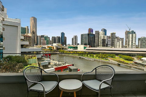 Melbourne Holiday Apartments Flinders Wharf - Kingaroy Accommodation 2