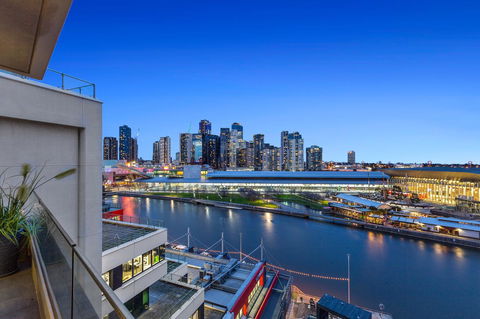 Melbourne Holiday Apartments Flinders Wharf - Kingaroy Accommodation 5