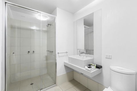 Melbourne Holiday Apartments Flinders Wharf - Kingaroy Accommodation 18
