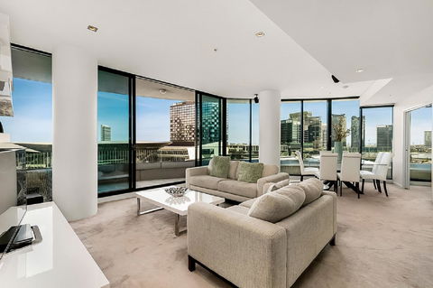 Melbourne Holiday Apartments Flinders Wharf - Kingaroy Accommodation 28