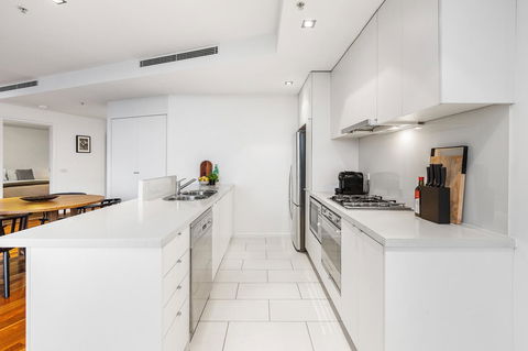 Melbourne Holiday Apartments Flinders Wharf - Kingaroy Accommodation 12