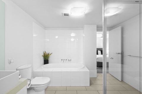 Melbourne Holiday Apartments Flinders Wharf - Kingaroy Accommodation 33