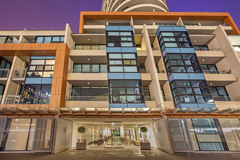 Melbourne Holiday Apartments Flinders Wharf - Kingaroy Accommodation 0