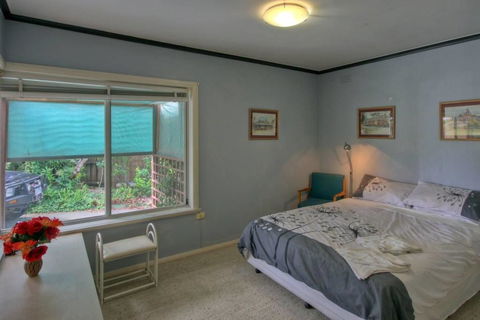 Jacaranda House - Kingaroy Accommodation 6