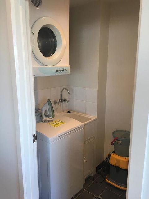 Geelong Waterfront Penthouse Apartment - Kingaroy Accommodation 13