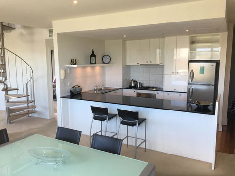 Geelong Waterfront Penthouse Apartment - Kingaroy Accommodation 11
