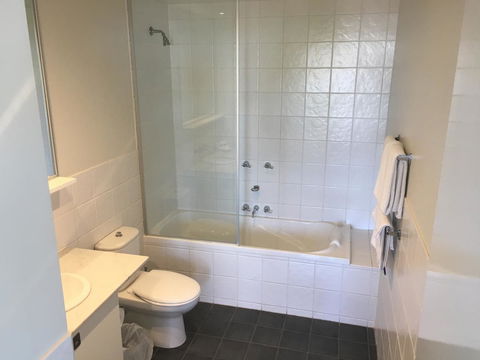 Geelong Waterfront Penthouse Apartment - Kingaroy Accommodation 15