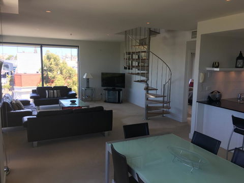 Geelong Waterfront Penthouse Apartment - Kingaroy Accommodation 10