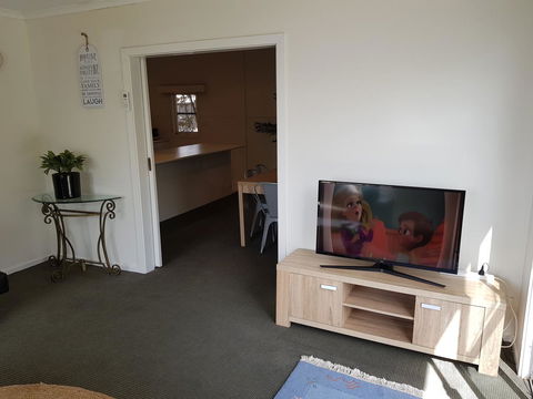 Dromana Holiday Beach House - Kingaroy Accommodation 1