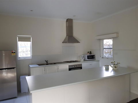 Dromana Holiday Beach House - Kingaroy Accommodation 8