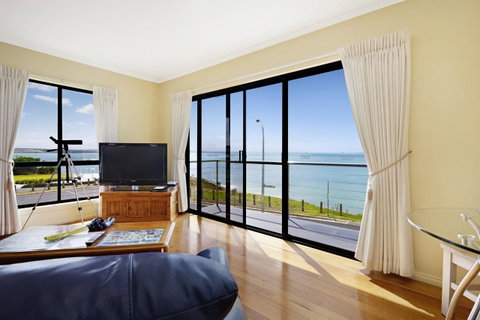Clifftop Apartments Portland Vic - Kingaroy Accommodation 5