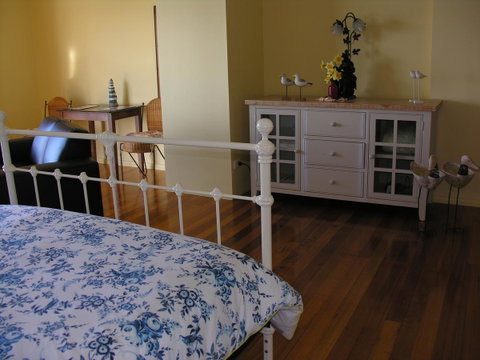 Clifftop Apartments Portland Vic - Kingaroy Accommodation 9