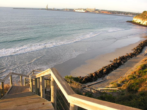 Clifftop Apartments Portland Vic - Kingaroy Accommodation 6