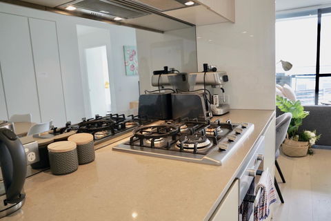 Pride Docklands Waterfront Apartment City View - Kingaroy Accommodation 22