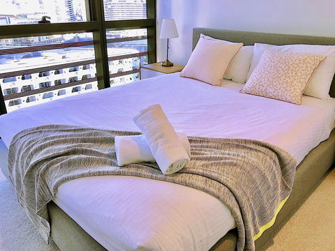 Pride Docklands Waterfront Apartment City View - Kingaroy Accommodation 1