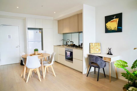 Pride Docklands Waterfront Apartment City View - Kingaroy Accommodation 13