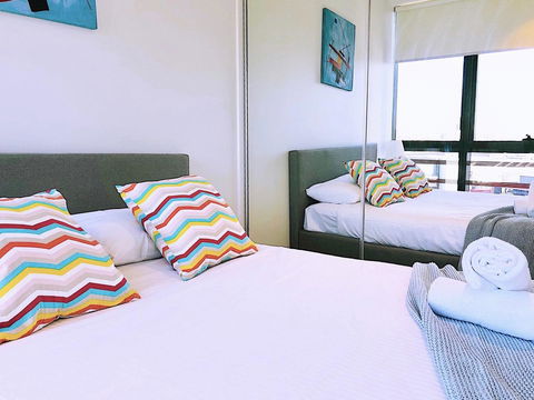 Pride Docklands Waterfront Apartment City View - Kingaroy Accommodation 8