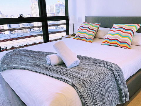 Pride Docklands Waterfront Apartment City View - Kingaroy Accommodation 26