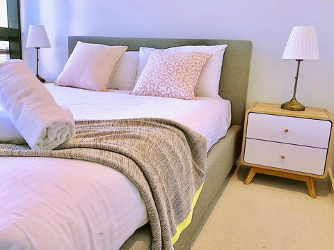 Pride Docklands Waterfront Apartment City View - Kingaroy Accommodation 25